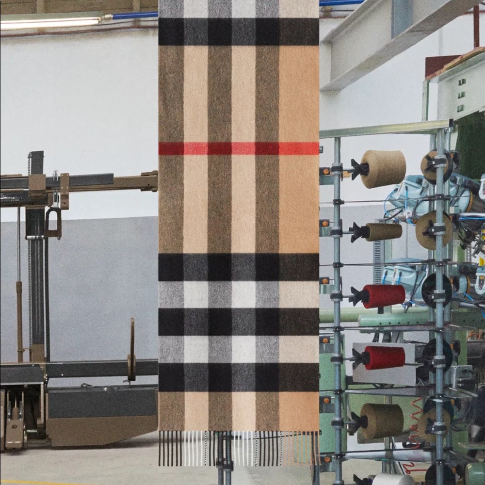 Burberry Check Cashmere Scarf ❤️